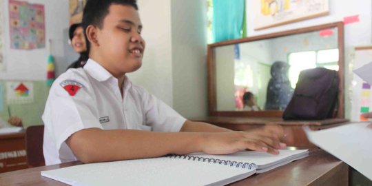 DANA ABADI BEASISWA BAGI SISWA SEKOLAH LUAR BIASA (SLB) NASIONAL